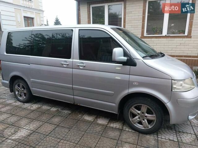 Серый Фольксваген Transporter, объемом двигателя 2.5 л и пробегом 227 тыс. км за 11700 $, фото 1 на Automoto.ua