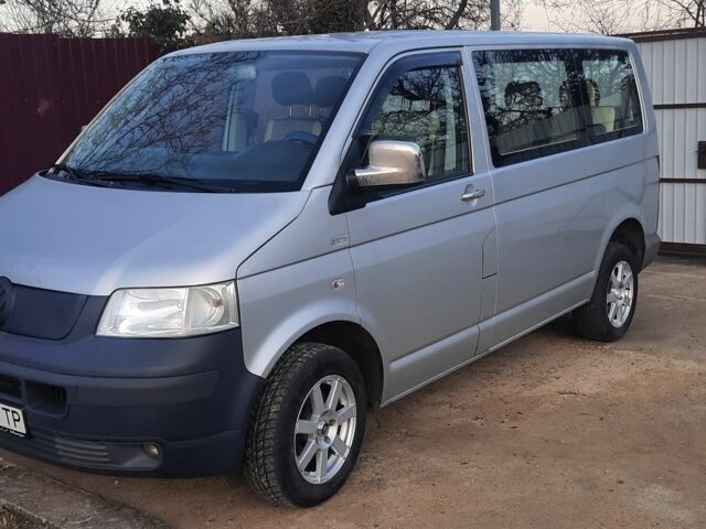 Серый Фольксваген Transporter, объемом двигателя 1.9 л и пробегом 360 тыс. км за 9300 $, фото 1 на Automoto.ua