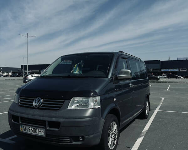 Серый Фольксваген Transporter, объемом двигателя 2.4 л и пробегом 375 тыс. км за 11999 $, фото 1 на Automoto.ua