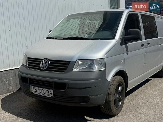 Серый Фольксваген Transporter, объемом двигателя 2.46 л и пробегом 230 тыс. км за 10000 $, фото 1 на Automoto.ua