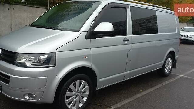Серый Фольксваген Transporter, объемом двигателя 1.97 л и пробегом 245 тыс. км за 16000 $, фото 1 на Automoto.ua