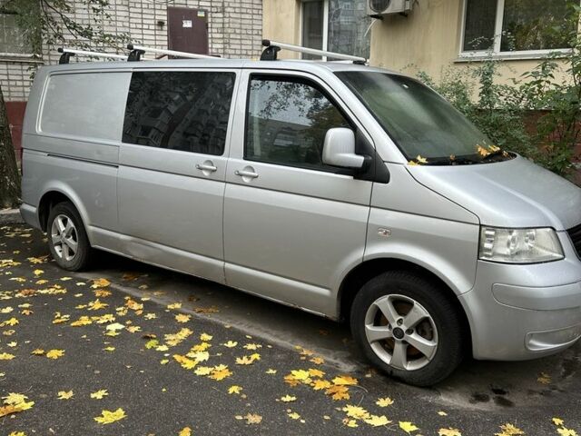 Серый Фольксваген Transporter, объемом двигателя 2.5 л и пробегом 287 тыс. км за 7500 $, фото 1 на Automoto.ua