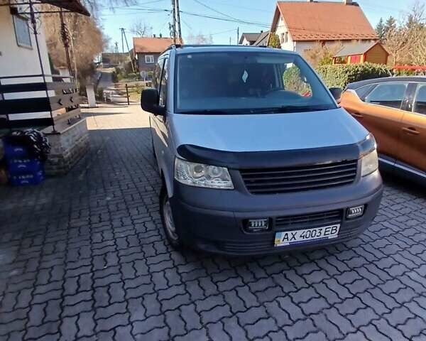 Серый Фольксваген Transporter, объемом двигателя 2.46 л и пробегом 330 тыс. км за 9000 $, фото 1 на Automoto.ua