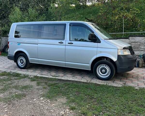 Серый Фольксваген Transporter, объемом двигателя 2.5 л и пробегом 370 тыс. км за 9500 $, фото 1 на Automoto.ua