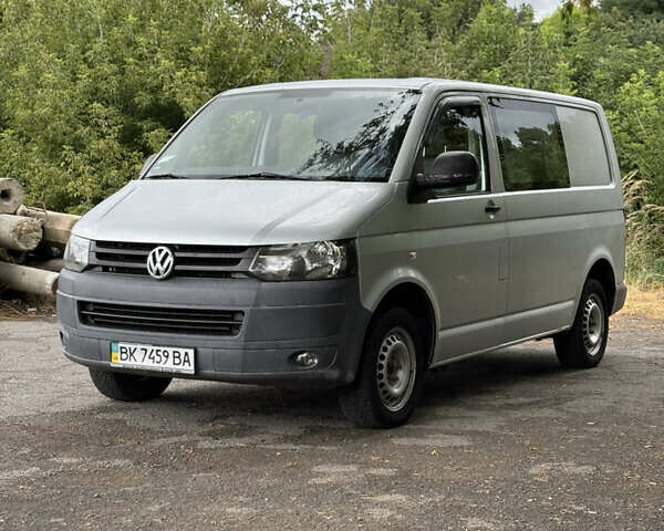 Серый Фольксваген Transporter, объемом двигателя 1.97 л и пробегом 364 тыс. км за 14500 $, фото 1 на Automoto.ua