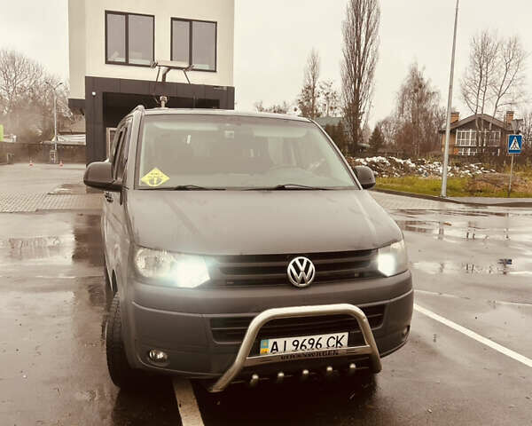 Серый Фольксваген Transporter, объемом двигателя 1.97 л и пробегом 338 тыс. км за 10700 $, фото 1 на Automoto.ua