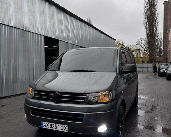 Серый Фольксваген Transporter, объемом двигателя 1.9 л и пробегом 365 тыс. км за 14500 $, фото 1 на Automoto.ua