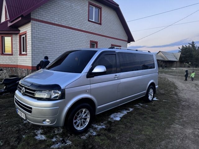 Серый Фольксваген Transporter, объемом двигателя 2 л и пробегом 386 тыс. км за 13731 $, фото 1 на Automoto.ua