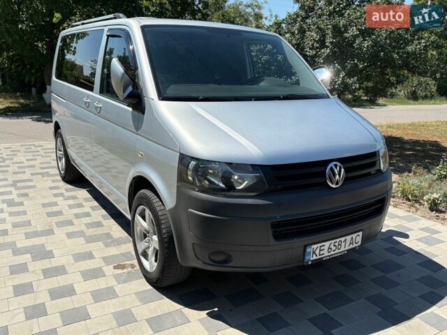Серый Фольксваген Transporter, объемом двигателя 1.97 л и пробегом 295 тыс. км за 15000 $, фото 1 на Automoto.ua