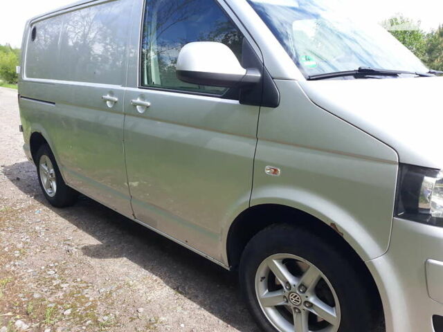 Серый Фольксваген Transporter, объемом двигателя 2 л и пробегом 440 тыс. км за 11000 $, фото 1 на Automoto.ua
