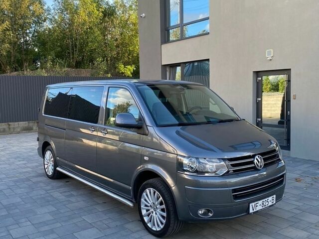 Сірий Фольксваген Transporter, об'ємом двигуна 2 л та пробігом 224 тис. км за 18800 $, фото 1 на Automoto.ua