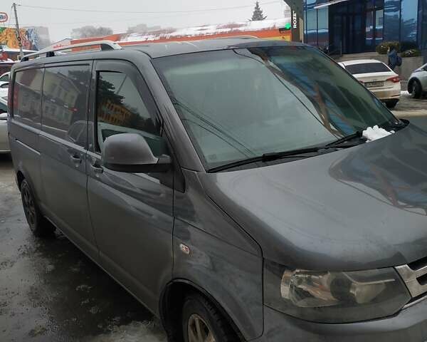 Серый Фольксваген Transporter, объемом двигателя 2 л и пробегом 230 тыс. км за 14000 $, фото 1 на Automoto.ua