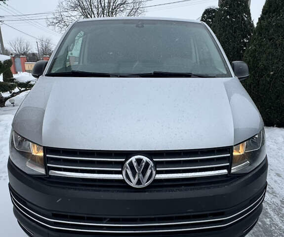 Сірий Фольксваген Transporter, об'ємом двигуна 2 л та пробігом 298 тис. км за 17000 $, фото 1 на Automoto.ua