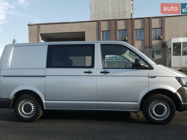 Серый Фольксваген Transporter, объемом двигателя 2 л и пробегом 305 тыс. км за 20500 $, фото 1 на Automoto.ua