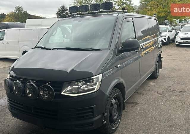 Серый Фольксваген Transporter, объемом двигателя 2 л и пробегом 228 тыс. км за 24300 $, фото 1 на Automoto.ua