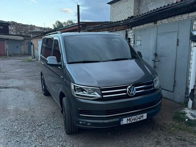 Серый Фольксваген Transporter, объемом двигателя 2 л и пробегом 234 тыс. км за 28500 $, фото 1 на Automoto.ua
