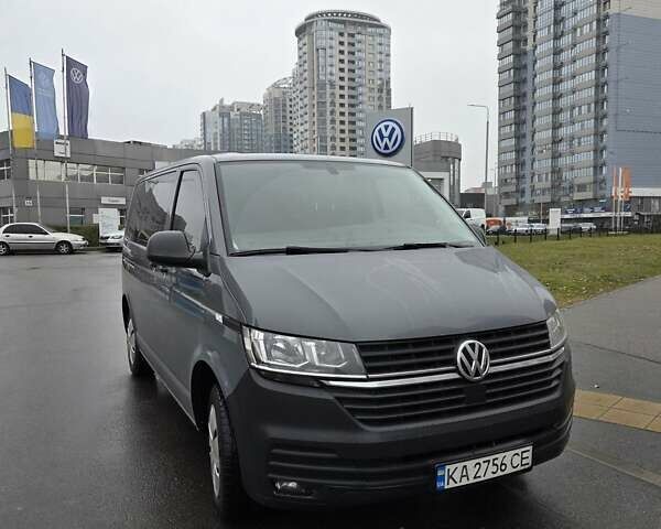 Сірий Фольксваген Transporter, об'ємом двигуна 1.97 л та пробігом 122 тис. км за 29999 $, фото 1 на Automoto.ua