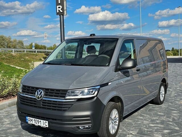 Серый Фольксваген Transporter, объемом двигателя 2 л и пробегом 227 тыс. км за 35000 $, фото 1 на Automoto.ua