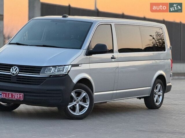 Серый Фольксваген Transporter, объемом двигателя 2 л и пробегом 249 тыс. км за 24950 $, фото 1 на Automoto.ua