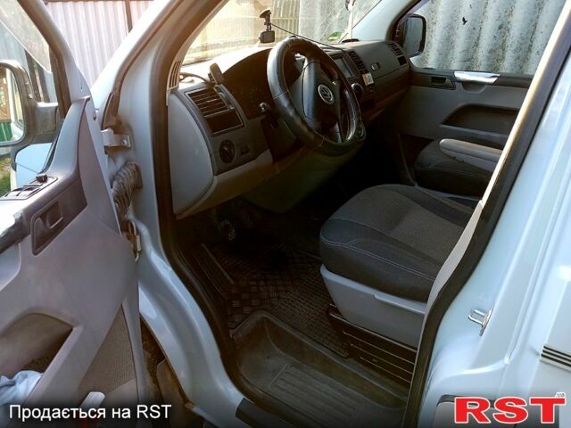 Сірий Фольксваген Transporter, об'ємом двигуна 2.5 л та пробігом 384 тис. км за 8230 $, фото 1 на Automoto.ua