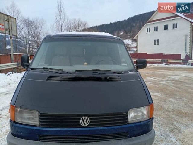 Синий Фольксваген Transporter, объемом двигателя 1.9 л и пробегом 300 тыс. км за 3500 $, фото 1 на Automoto.ua