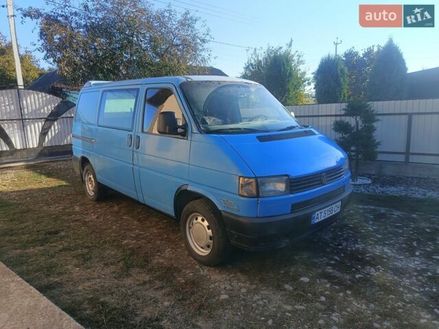 Синій Фольксваген Transporter, об'ємом двигуна 2.37 л та пробігом 462 тис. км за 2750 $, фото 1 на Automoto.ua