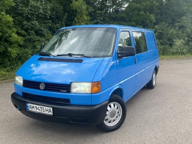 Синий Фольксваген Transporter, объемом двигателя 2.5 л и пробегом 391 тыс. км за 7300 $, фото 1 на Automoto.ua