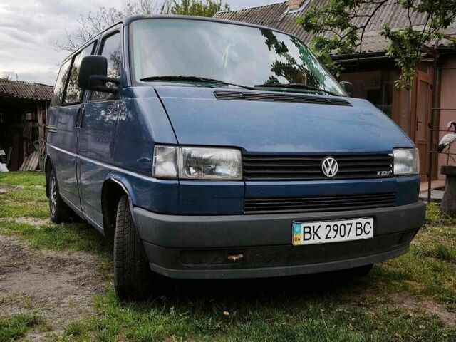 Синій Фольксваген Transporter, об'ємом двигуна 2.4 л та пробігом 509 тис. км за 4000 $, фото 1 на Automoto.ua