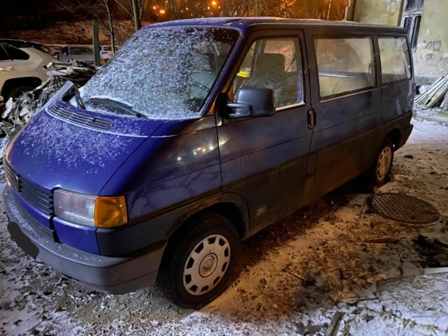 Синій Фольксваген Transporter, об'ємом двигуна 2.4 л та пробігом 300 тис. км за 1999 $, фото 1 на Automoto.ua