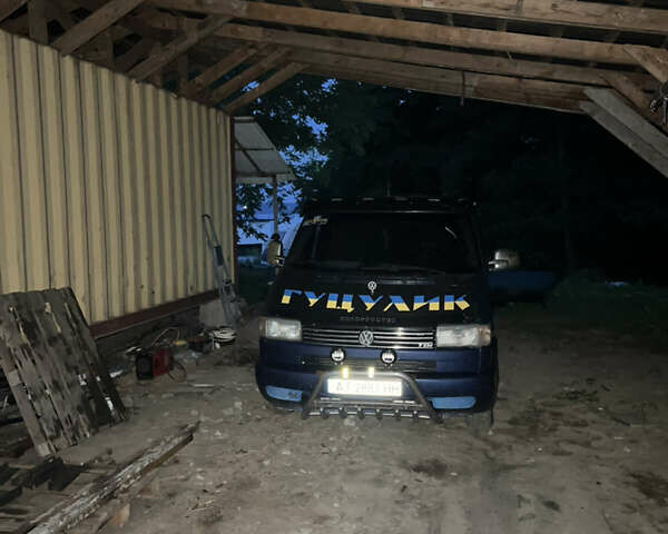 Синий Фольксваген Transporter, объемом двигателя 2.5 л и пробегом 500 тыс. км за 4500 $, фото 1 на Automoto.ua