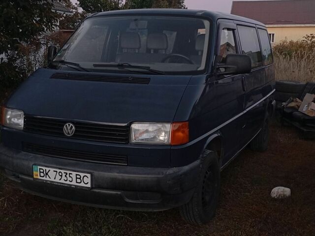 Синий Фольксваген Transporter, объемом двигателя 1.9 л и пробегом 240 тыс. км за 5000 $, фото 1 на Automoto.ua