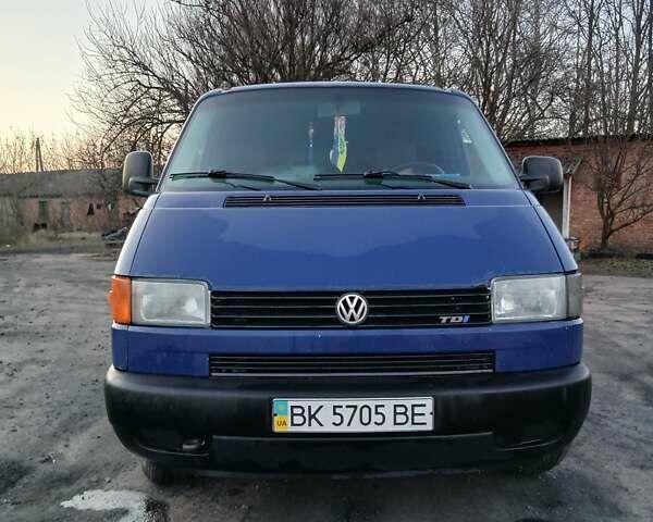 Синий Фольксваген Transporter, объемом двигателя 2.46 л и пробегом 650 тыс. км за 6000 $, фото 1 на Automoto.ua
