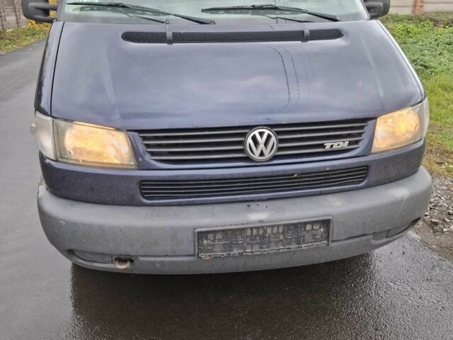 Синий Фольксваген Transporter, объемом двигателя 0 л и пробегом 400 тыс. км за 3850 $, фото 1 на Automoto.ua