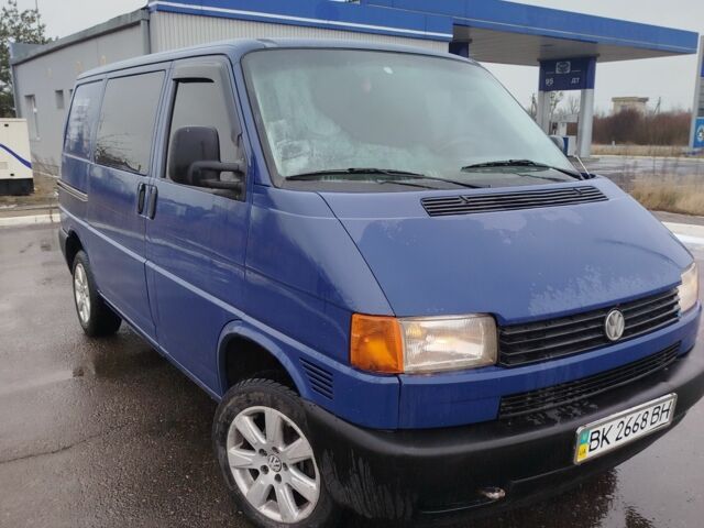 Синий Фольксваген Transporter, объемом двигателя 2.5 л и пробегом 380 тыс. км за 5000 $, фото 1 на Automoto.ua