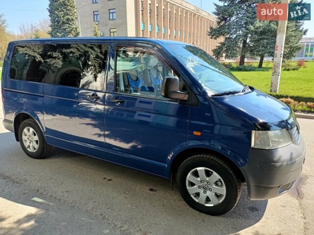 Синий Фольксваген Transporter, объемом двигателя 2.5 л и пробегом 285 тыс. км за 10000 $, фото 1 на Automoto.ua