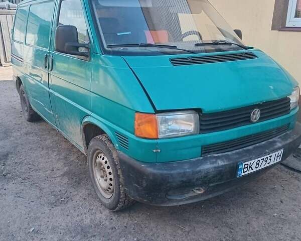 Зеленый Фольксваген Transporter, объемом двигателя 1.9 л и пробегом 400 тыс. км за 2500 $, фото 1 на Automoto.ua