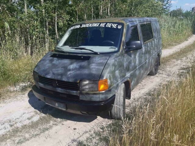 Зеленый Фольксваген Transporter, объемом двигателя 2.4 л и пробегом 360 тыс. км за 2800 $, фото 1 на Automoto.ua