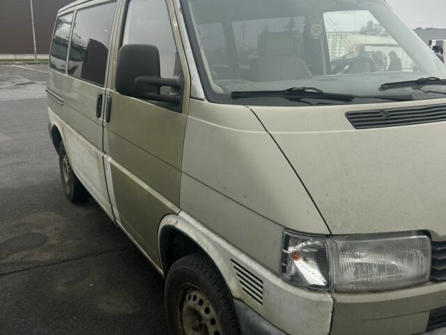 Зеленый Фольксваген Transporter, объемом двигателя 2.4 л и пробегом 380 тыс. км за 2899 $, фото 1 на Automoto.ua