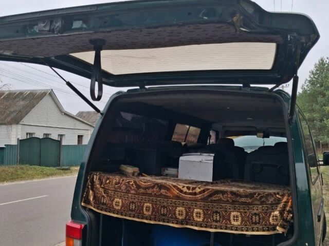 Зелений Фольксваген Transporter, об'ємом двигуна 2.5 л та пробігом 398 тис. км за 6500 $, фото 1 на Automoto.ua