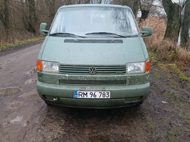 Зеленый Фольксваген Transporter, объемом двигателя 0 л и пробегом 300 тыс. км за 2000 $, фото 1 на Automoto.ua