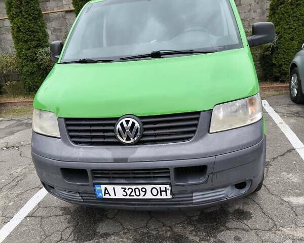 Зеленый Фольксваген Transporter, объемом двигателя 1.9 л и пробегом 303 тыс. км за 7500 $, фото 1 на Automoto.ua
