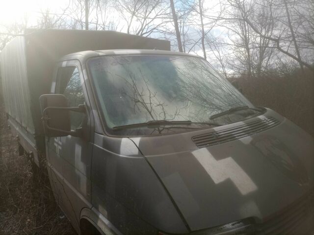 Зеленый Фольксваген Transporter, объемом двигателя 2.5 л и пробегом 433 тыс. км за 3192 $, фото 1 на Automoto.ua