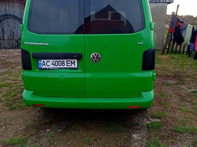 Зелений Фольксваген Transporter, об'ємом двигуна 2.5 л та пробігом 435 тис. км за 6700 $, фото 1 на Automoto.ua