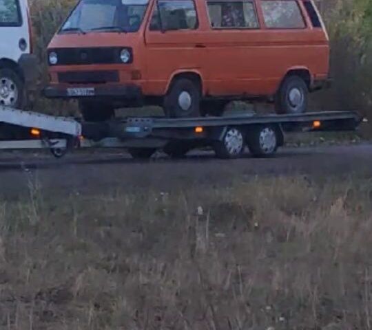 Оранжевый Фольксваген Transporter, объемом двигателя 1.6 л и пробегом 333 тыс. км за 594 $, фото 1 на Automoto.ua