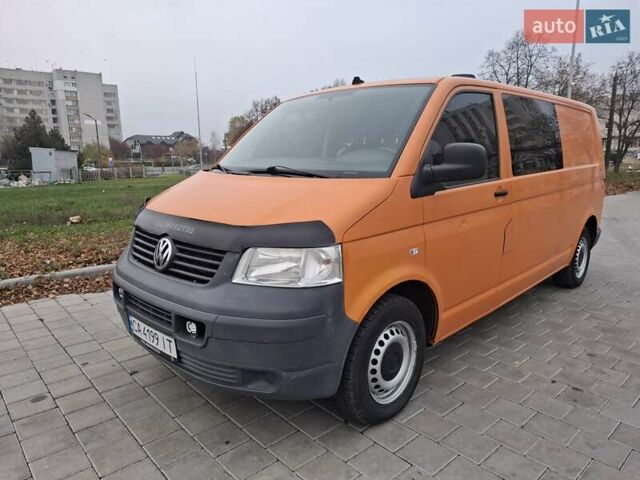 Оранжевый Фольксваген Transporter, объемом двигателя 2.5 л и пробегом 355 тыс. км за 7500 $, фото 1 на Automoto.ua