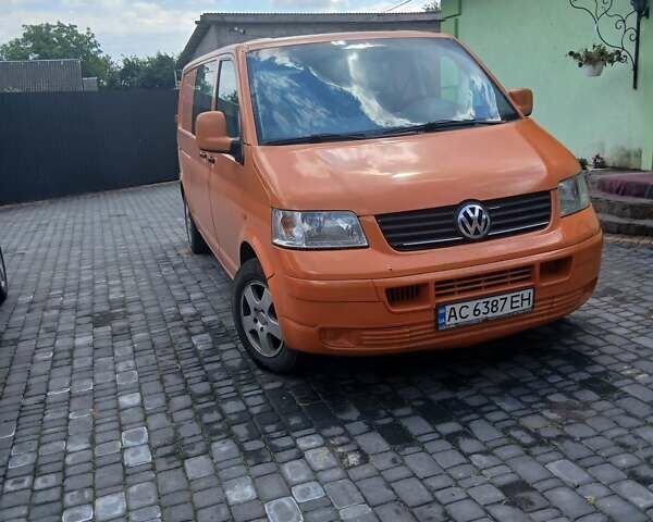 Помаранчевий Фольксваген Transporter, об'ємом двигуна 2.46 л та пробігом 500 тис. км за 7000 $, фото 1 на Automoto.ua