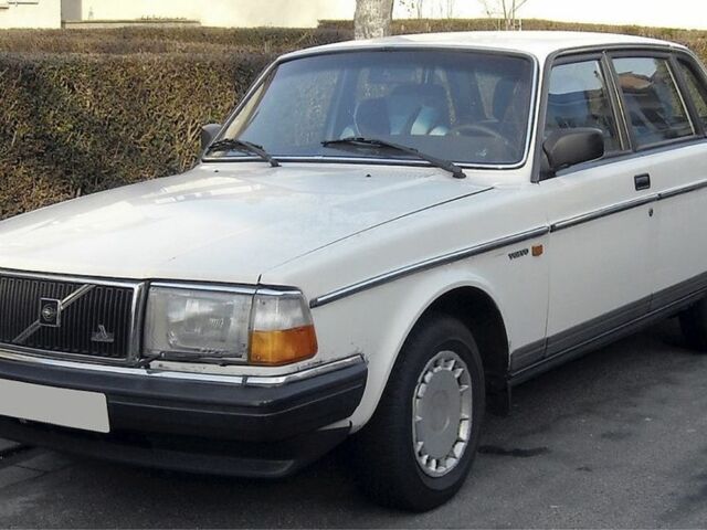 Белый Вольво 240, объемом двигателя 2.3 л и пробегом 280 тыс. км за 2880 $, фото 1 на Automoto.ua