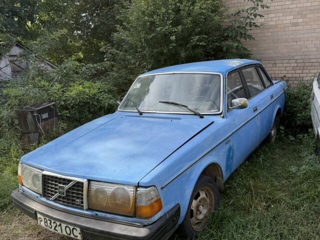 Синий Вольво 240, объемом двигателя 2.3 л и пробегом 350 тыс. км за 702 $, фото 1 на Automoto.ua