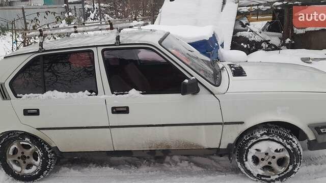 Білий Вольво 340, об'ємом двигуна 1.4 л та пробігом 340 тис. км за 700 $, фото 1 на Automoto.ua