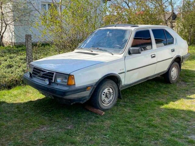 Білий Вольво 340, об'ємом двигуна 1.4 л та пробігом 138 тис. км за 381 $, фото 1 на Automoto.ua